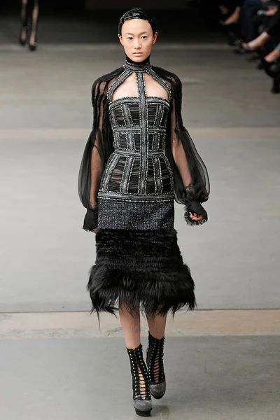 Look 11